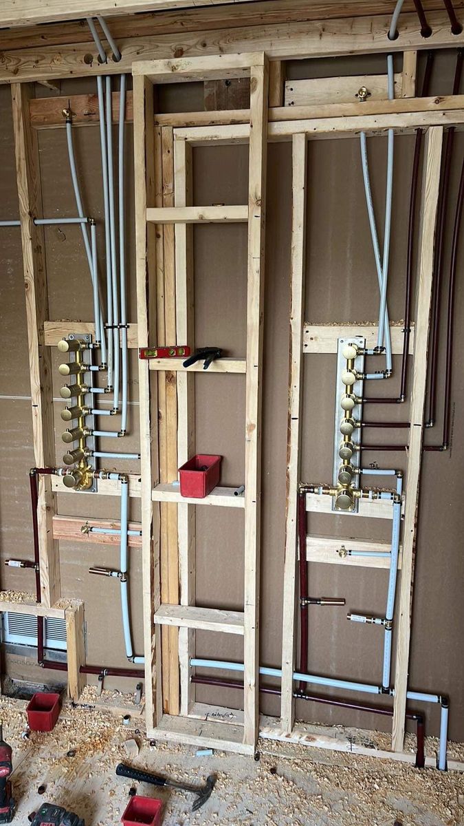 Rough-in de plomberie avec collecteurs PEX